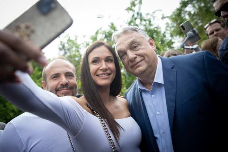 Kecskeméten folytatta vidéki kampánykörútját Orbán Viktor 