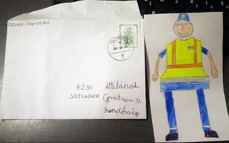 Édes történet! Titokzatos levelet kapott a rendőr