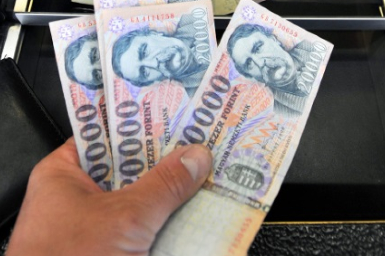 Erősödött az ünnepek alatt a forint