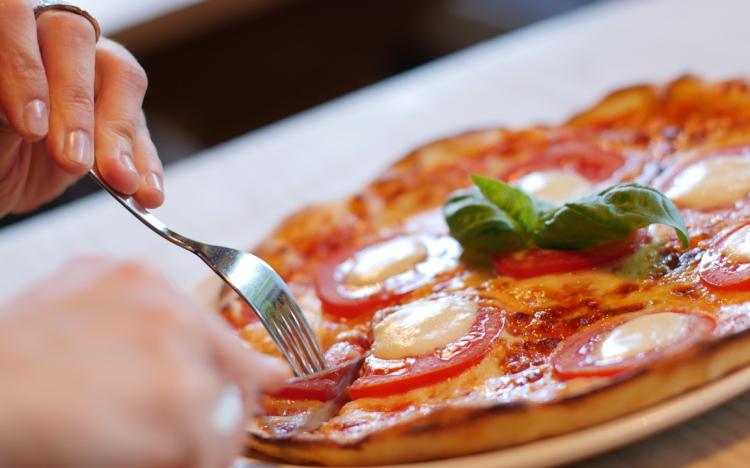 Újra kinyitották a nápolyi pizzériákat