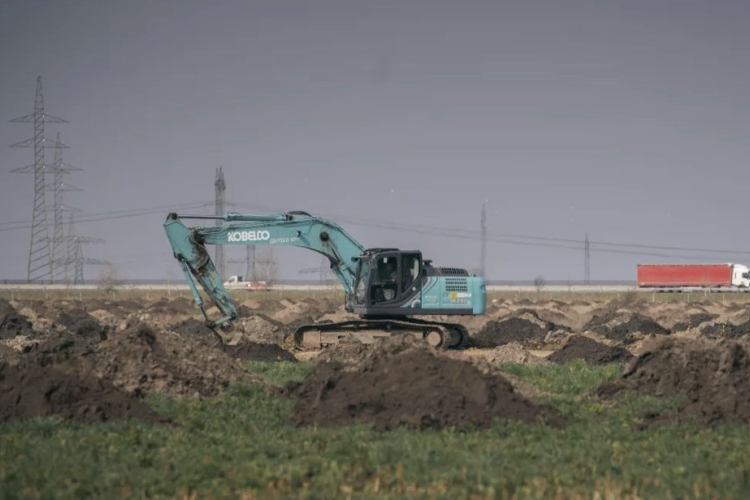 Gajdos László: a BYD a szegedi gyára építése során megszegte a környezetvédelmi engedélyben előírt kötelezettségeit
