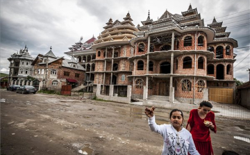 Cigánypaloták Bánffyhunyadon 