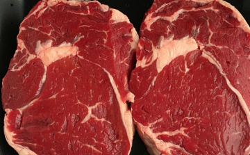 Lóhúsbotrány - Egy élelmiszerbiztonsági ellenőr férjének cége hamisította Romániában a marhahúst