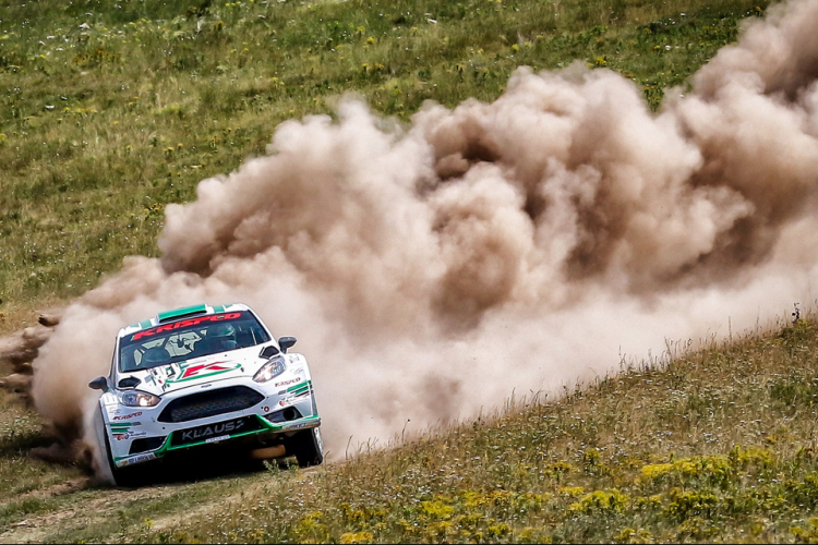 Rally: Defekt után defekt!