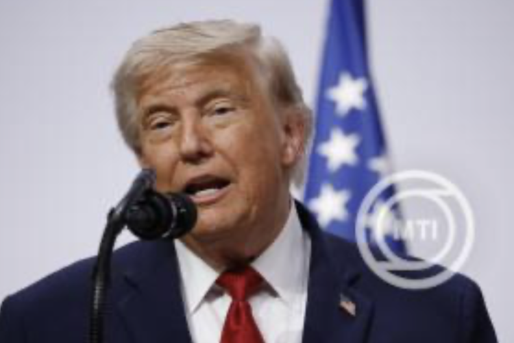Iráni konfliktus - Donald Trump: a Hormuzi-szoros továbbra is nyitva áll