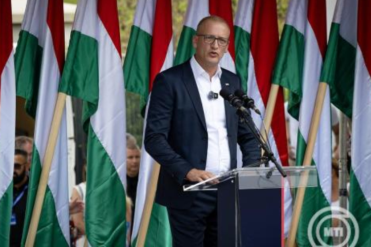 Tarr Zoltán: a Társadalmi Kapcsolatokért és Kultúráért Felelős Minisztériumot a szabadság, az autonómia tisztelete és a párbeszéd f