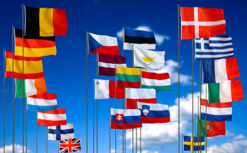 Brüsszel minden EU-tagállamot kötelezne az adóelkerülés elleni fellépésre