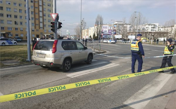 Fegyverrel túszt ejtett és megszökött egy fogoly a fővárosban