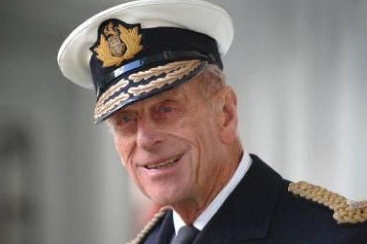 Kórházban a brit uralkodó férje